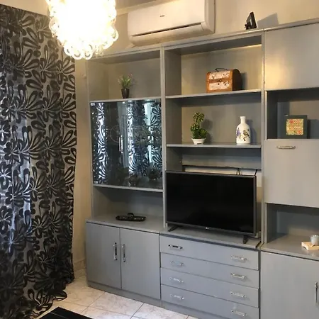 Dimitris House 5 *